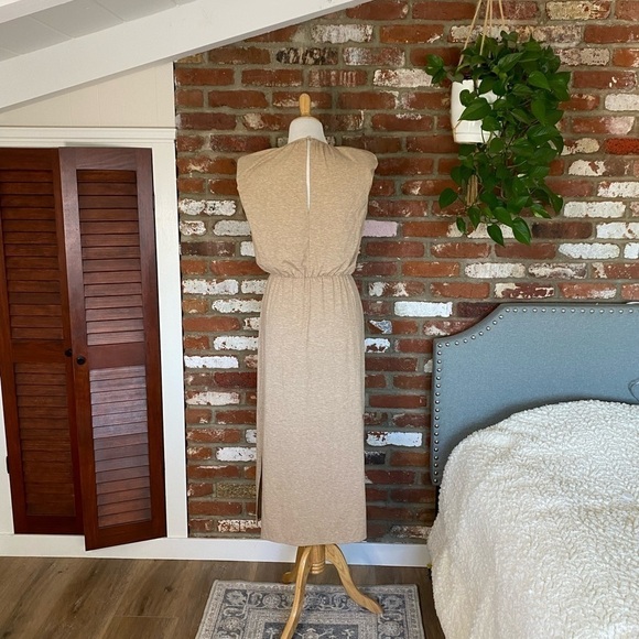 Wayf Padded Shoulder camel Tan Short Sleeve Midi Dress size small - Picture 3 of 11